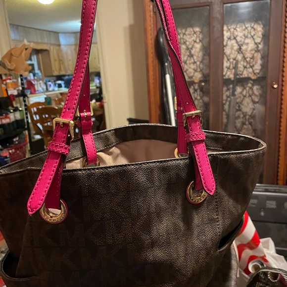 Michael Kors Shoulder Bag - Picture 2 of 4